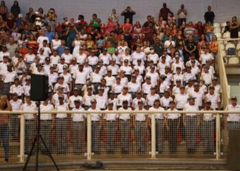 Cinco mil alunos participam da cerimônia de formatura do Proerd em Cuiabá