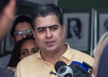 Prefeito Emanuel Pinheiro paga salários nesta terça-feira (31) e mantém compromisso com servidores