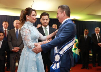 Primeira-dama de MT classifica posse para segundo mandato do governador Mauro Mendes como memorável