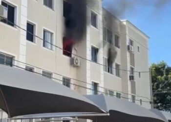 Apartamento pega fogo em condomínio do Coxipó deixando moradores apavorados