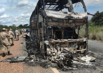 Motociclista morre em batida contra ônibus de viagem próximo a Rosário Oeste