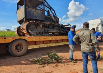 Infrator tem trator apreendido pela Sema-MT após tentar esconder máquina da fiscalização ambiental