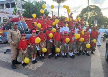 Projeto Bombeiros do Futuro participa da campanha Maio Amarelo em Cáceres