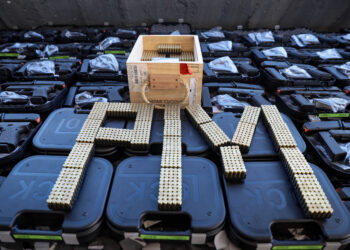 Governo de MT entrega pistolas e obras da PM e Sema em Rondonópolis