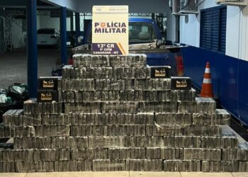 Polícia Militar apreende 542 quilos de cocaína dentro de veículo em Canarana
