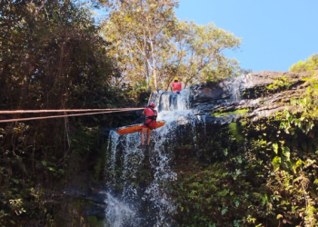 Corpo de Bombeiros realiza treinamento para atendimento de ocorrências em cachoeira
