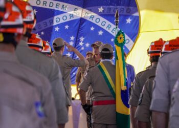 Corpo de Bombeiros Militar realiza troca de comando da unidade de Tangará da Serra