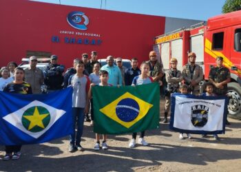 Forças de segurança visitam escolas em homenagem ao mês da Independência