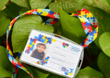 “Emissão da Carteira de Identificação do Autista digital facilitou acesso ao documento”, destaca primeira-dama de MT