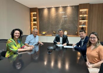 Governo firma convênio com Prefeitura para asfaltar Linha Norte em Sorriso