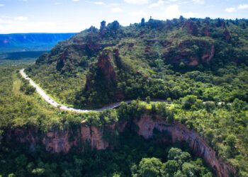 Novo deslizamento de terra em Chapada dos Guimarães deixa região sob alerta