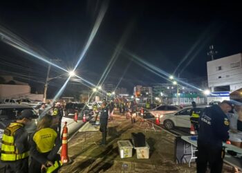 Operação Lei Seca prende oito pessoas por embriaguez ao volante na madrugada deste sábado (10)