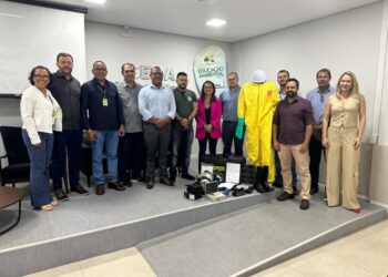 Governador anuncia aumento para profissionais da educação que atuam na alfabetização de adultos