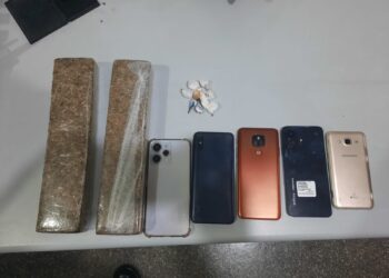 PM prende foragido da Justiça e mais duas pessoas por tráfico de drogas em Várzea Grande