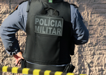 PM encontra dois corpos carbonizados próximos de cemitério