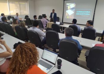 CGE realiza curso para auditores e controladores municipais