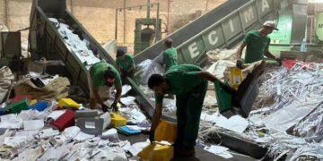 Polícia Militar descarta 211 quilos de documentos que perderam a validade