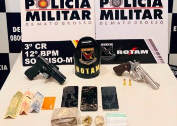 Rotam prende dupla por tráfico de drogas e apreende revólver e simulacro de arma de fogo