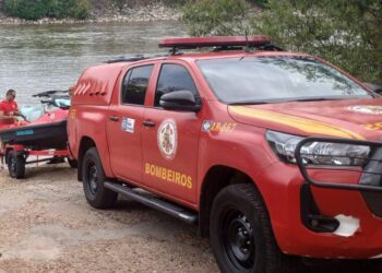 Bombeiros localizam corpos de duas crianças que se afogaram no Rio Cuiabá