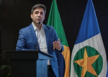 Secretário de Educação de MT é criticado por deputados durante sessão na AL