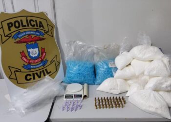 Polícia Civil apreende drogas, munições e apetrechos em residências de investigados por tráfico em Jauru