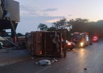 Corpo de Bombeiros realiza desencarceramento de vítima presa às ferragens após acidente