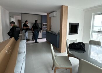 Criminosos fizeram 284 depósitos para comprar apartamento de R$ 1 milhão para tesoureiro de facção