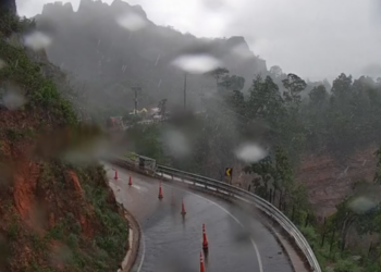 Trânsito na MT-251 no Portão do Inferno volta a ser interrompido por causa das chuvas neste sábado (14.12)