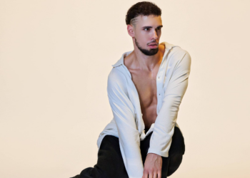 'Meu sonho é ultrapassar o Sérgio Reis no Google', diz bailarino homônimo do cantor