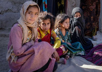 Proibições do Talibã aumentam mortalidade materna e suicídios no Afeganistão