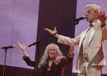 Caetano e Bethânia fazem uma bet sem perdedores em 1º show em São Paulo