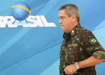 Mauro Cid revela à PF que Braga Netto recebeu dinheiro de "pessoal do agronegócio"