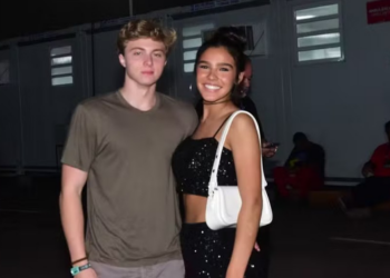 Benício Huck e namorada curtem passeio de kart juntinhos e se divertem: ‘muito frio’