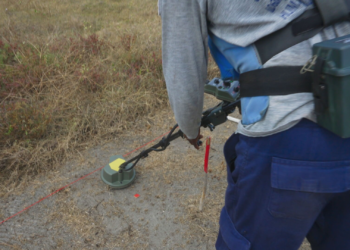 Como país que enfrentou guerra civil até 2009 ainda luta para se livrar de campos minados