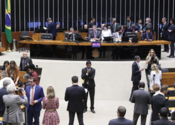 Câmara pode votar projeto de regulamentação da reforma tributária nesta terça-feira