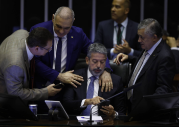 Câmara aprova texto-base de primeiro projeto de pacote de contenção de gastos do governo Lula