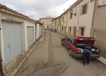 Imagem do Google Street View mostra homem colocando suposto cadáver em porta-malas, e suspeito é preso na Espanha