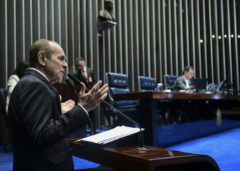 Senadores aprovam PEC do pacote fiscal em primeiro turno
