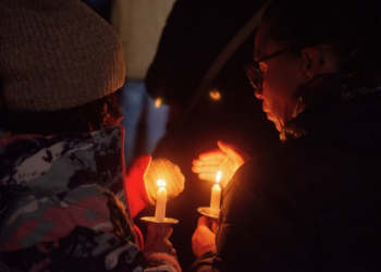 Atiradora do Wisconsin mantinha contato com homem na Califórnia que planejava ataque separado, dizem jornais