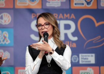 Primeira-dama de MT articula pagamento do bônus de Natal para beneficiários do programa SER Família