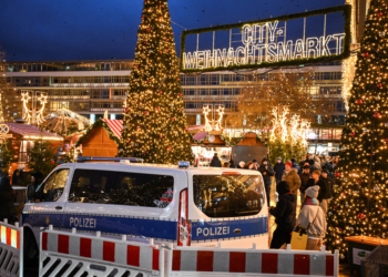 Alemanha homenageia vítimas de tragédia em feira natalina