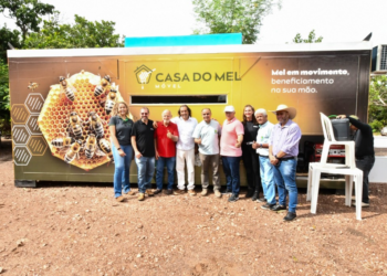 Prefeitura de Cuiabá entrega primeira unidade da Casa do Mel Móvel