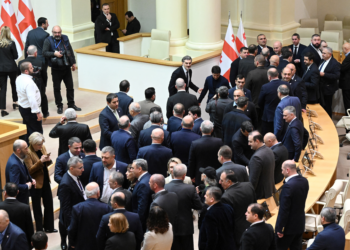 Mikheil Kavelashvili, de extrema direita, é nomeado presidente da Geórgia