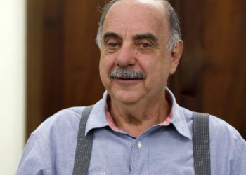 Prefeito reeleito de BH recebe alta médica após 5 dias internado