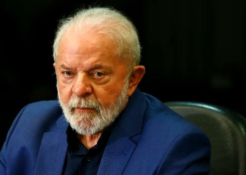 Decreto de Lula define que policiais só devem usar arma de fogo como ‘último recurso"