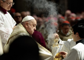 Papa Francisco celebra o Natal com a Missa do Galo e inicia o Jubileu em Roma