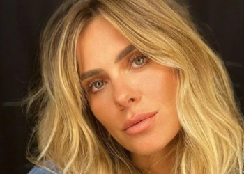 Carolina Dieckmann aposta em looks confortável para curtir Natal: ‘Q comecem’