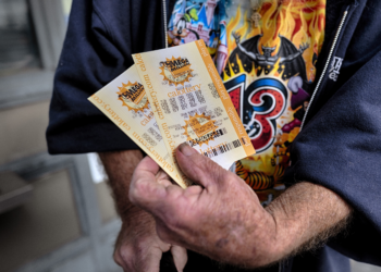 Vencedor da 'Mega' dos EUA leva prêmio de R$ 7,5 bilhões