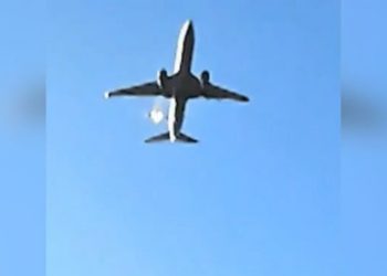 Vídeo mostra fogo no motor antes do pouso e explosão de avião