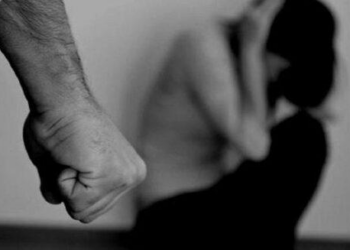 Mulher é espancada pelo ex e tem dentes quebrados